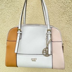 Guess Tri Colored Huntley Purse (w/ guess keychain)